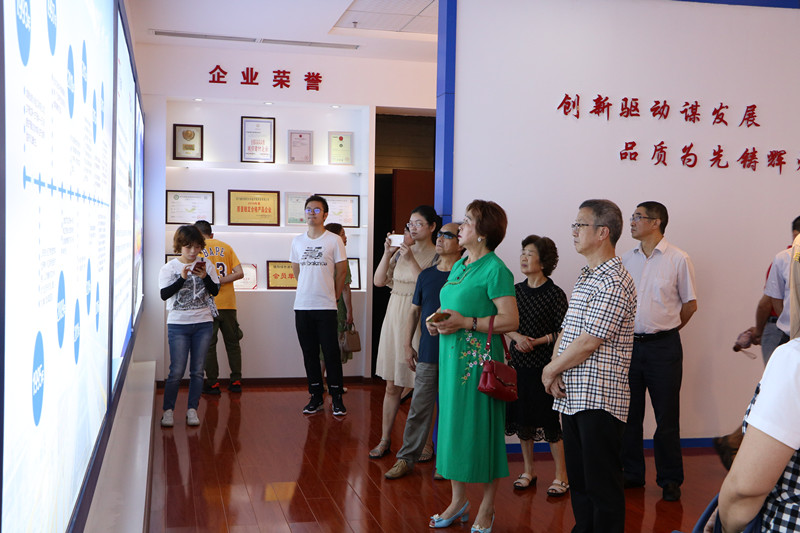 什(shí)邡民盟支部代表一行蒞臨鑫桂(guì)湖節能科技參觀考察並指導工作